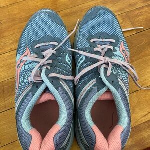 Saucony Excursion TR 10 trail running shoes